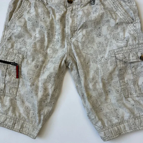 Knight King Men's Beige Cargo Shorts - Picture 2 of 7